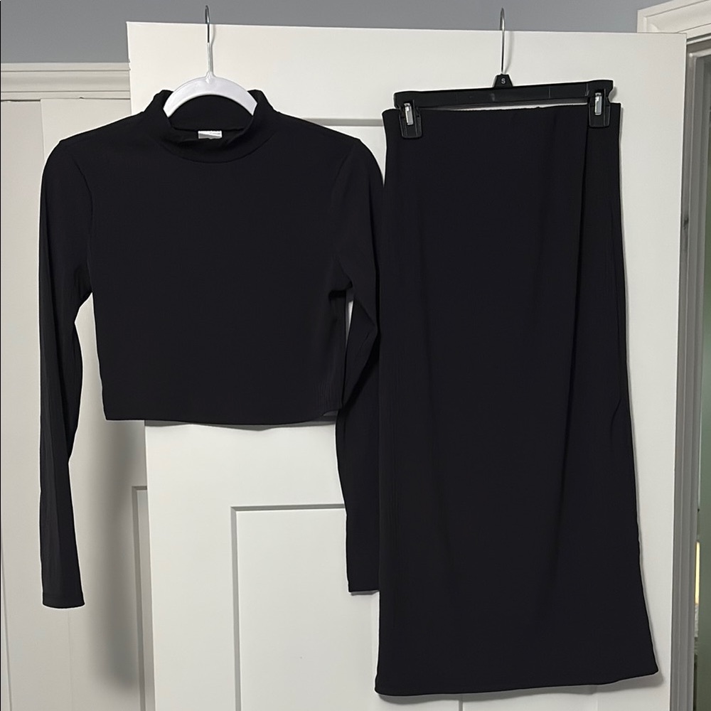 No Boundaries long sleeve top and skirt set size: M(7-9)